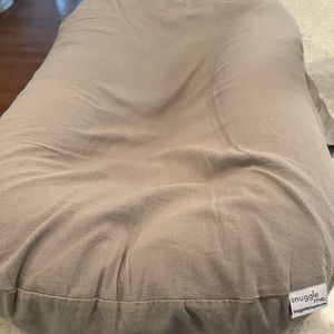 Snuggle me organic infant lounger + cover